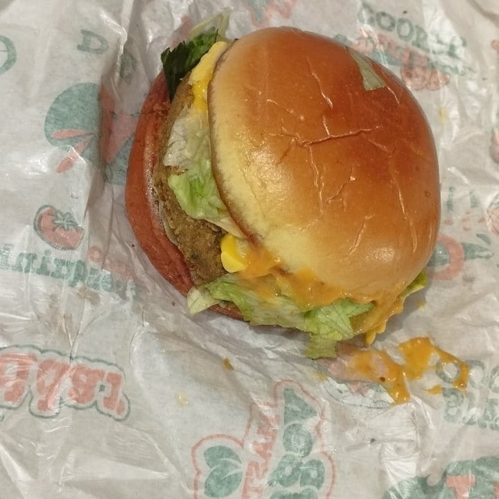 photo of Master Veggie Cali Burguer shared by @lelelarcher on  11 Jun 2023 - review