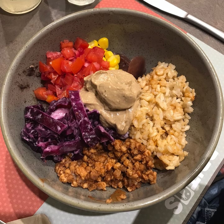 photo of Britos Milano Bowl "à la carte" shared by @lauracri on  05 May 2023 - review