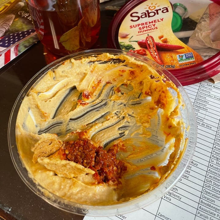 photo of Sabra Sabra Supremely Spicy Hummus shared by @wendylararomero on  26 Jul 2023 - review