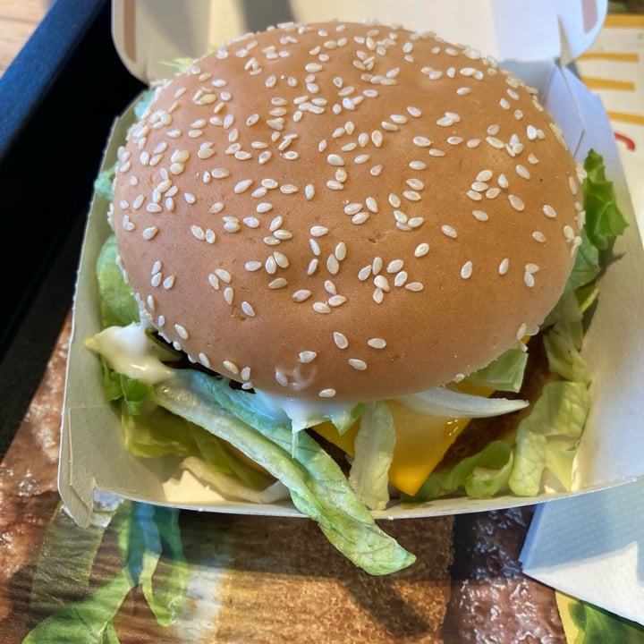 photo of McDonald's Double Mc Plant shared by @elewink24 on  11 Jun 2023 - review