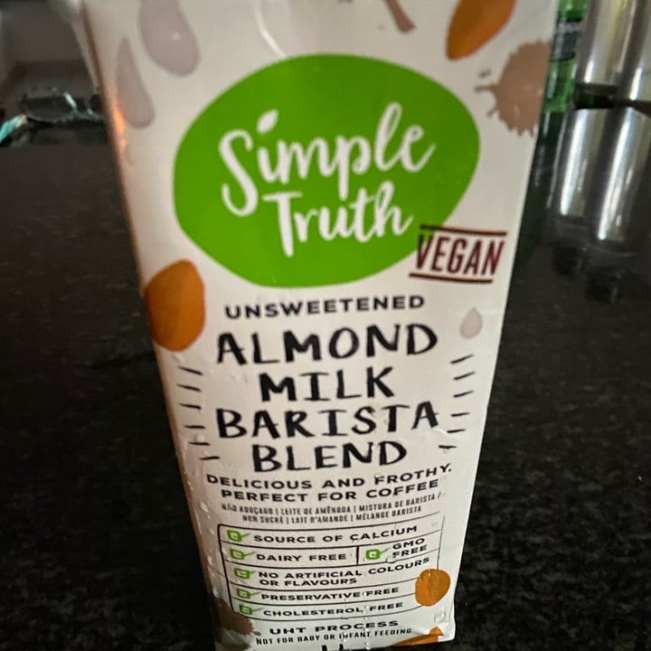 photo of Simple Truth Almond Milk Barista Blend Unsweetened shared by @lindybeukes60 on  25 Jul 2023 - review