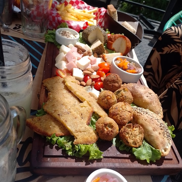 photo of Antojo’s Picada Vegana shared by @euge86 on  07 Jan 2023 - review