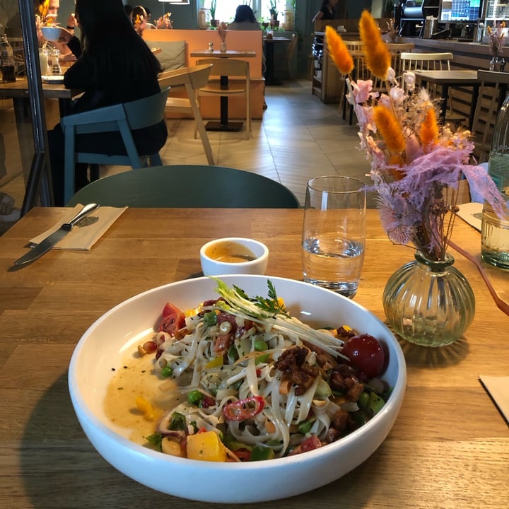 photo of VEVAY Café Restaurant Reisnudel Bowl shared by @evelynsarah on  21 Jul 2023 - review