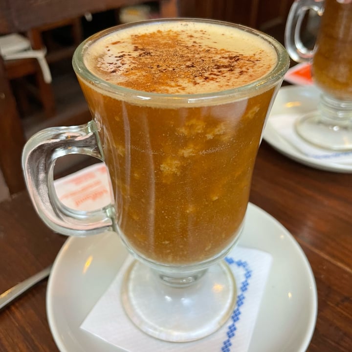 photo of Le Gule Waffles Capuchino con leche de almendras shared by @rodobalzardi on  18 Feb 2023 - review