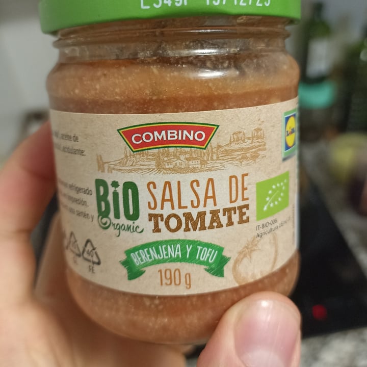 photo of Combino Salsa de tomate berenjena y tofu shared by @trajkovskagutierrez on  07 Apr 2023 - review