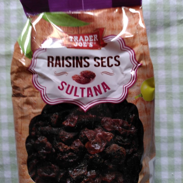 photo of Trader Joe's raisins secs shared by @walkabout-veg on  22 Mar 2023 - review