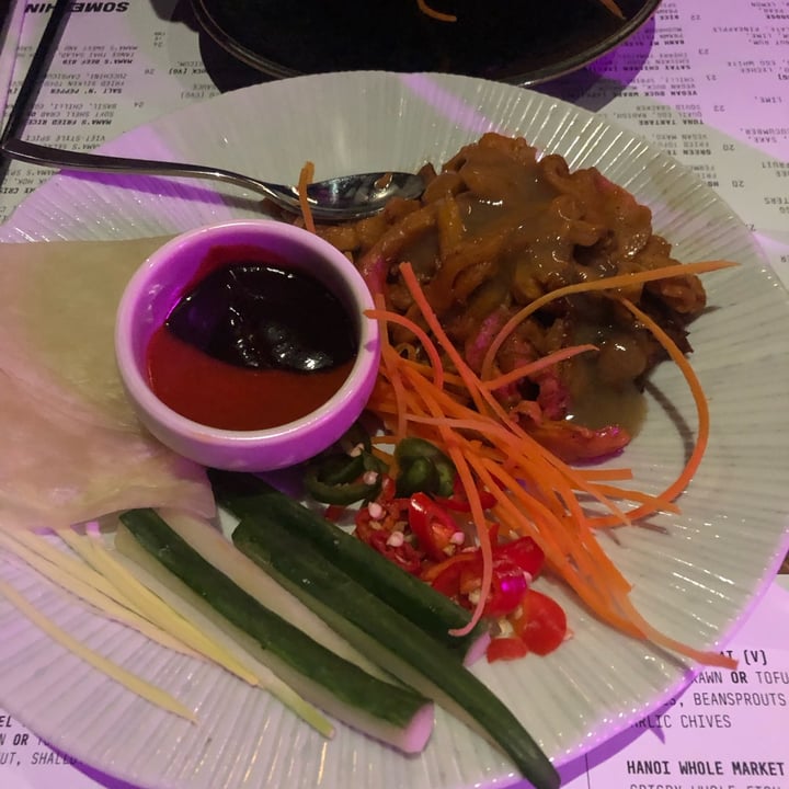 photo of Hochi Mama Vegan Duck Wraps, Tofu Cashew Stir fry, and Sweet and Sour Vegan Duck shared by @vegandelish on  08 Jul 2023 - review