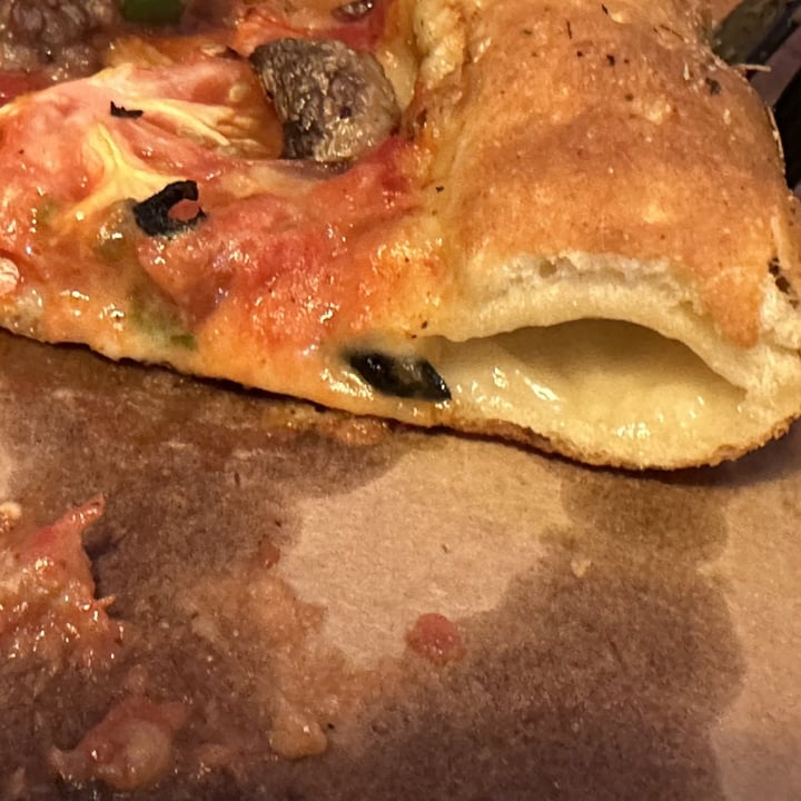 photo of Meek's Vegan Pizza slice of euphoria shared by @fleurdelisftw on  28 Apr 2023 - review