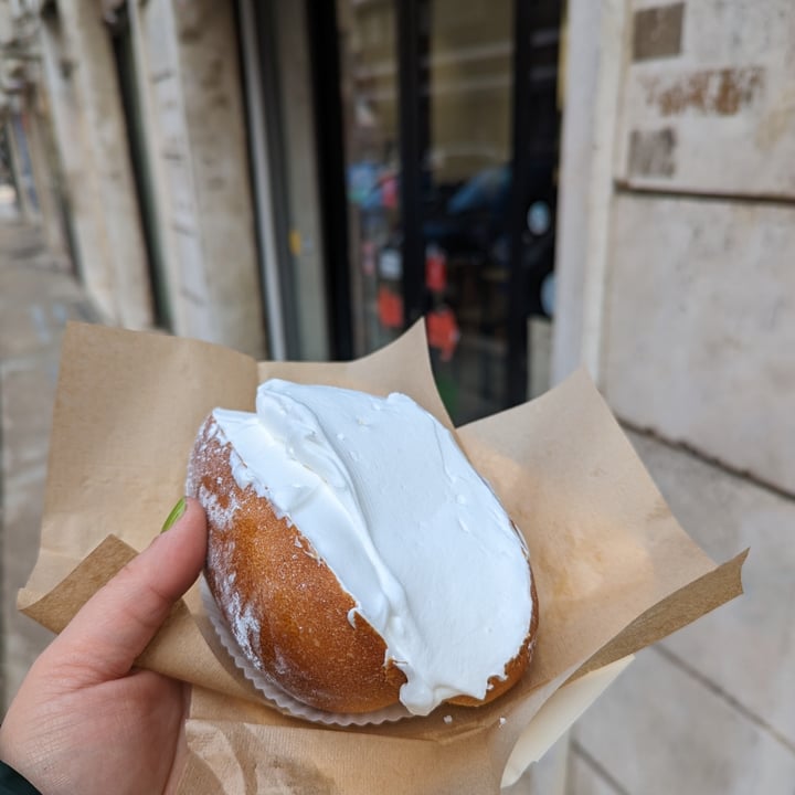 photo of Vegustibus Maritozzo Con Panna shared by @serenasofia on  22 Jan 2023 - review