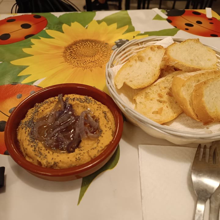 photo of La Mandrágora hummus di lenticchie shared by @biancafurii on  20 Mar 2023 - review