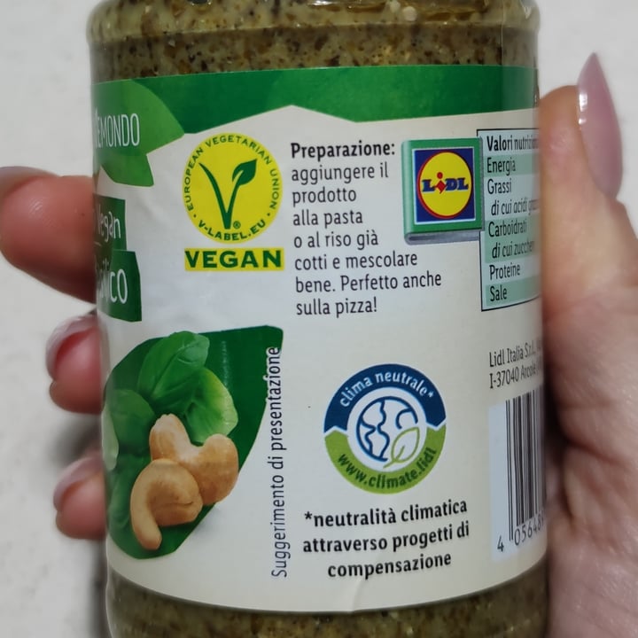 photo of Vemondo pesto vegan al basilico shared by @angelarusso on  05 Jan 2023 - review