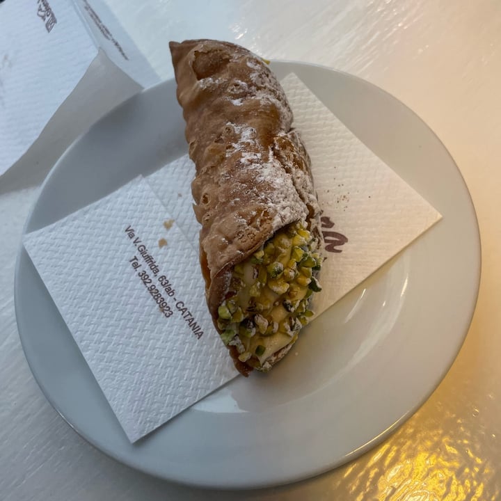photo of Bar Dolcezza di Cuscunà Temistocle Cannolo alla vaniglia shared by @iside01 on  11 Feb 2023 - review