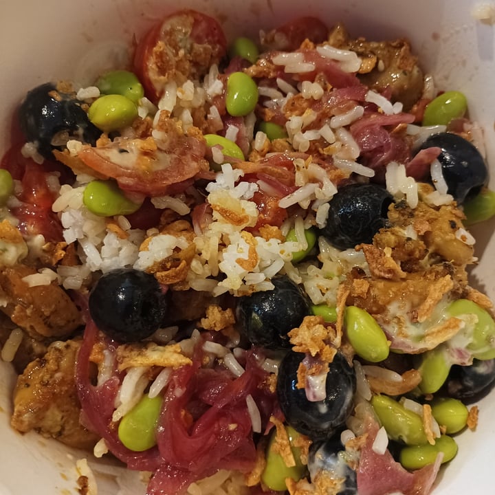 photo of California Pokè Avezzano Pokè medium vegan shared by @opscristi on  15 May 2023 - review