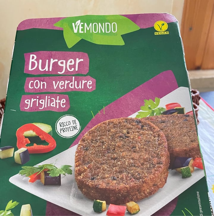 photo of Vemondo 2 Burger Con Verdure Grigliate shared by @lunaros on  08 Apr 2023 - review