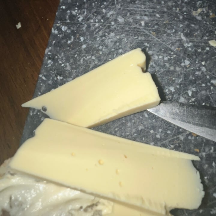 photo of Violife Epic Mature Cheddar Block shared by @vegangma on  09 Mar 2023 - review