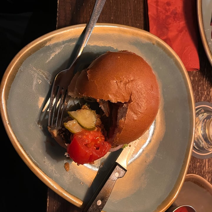 photo of bodhi - veganes restaurant & bar Schnitzel Burger shared by @alexanderrabanovski on  29 Jan 2023 - review