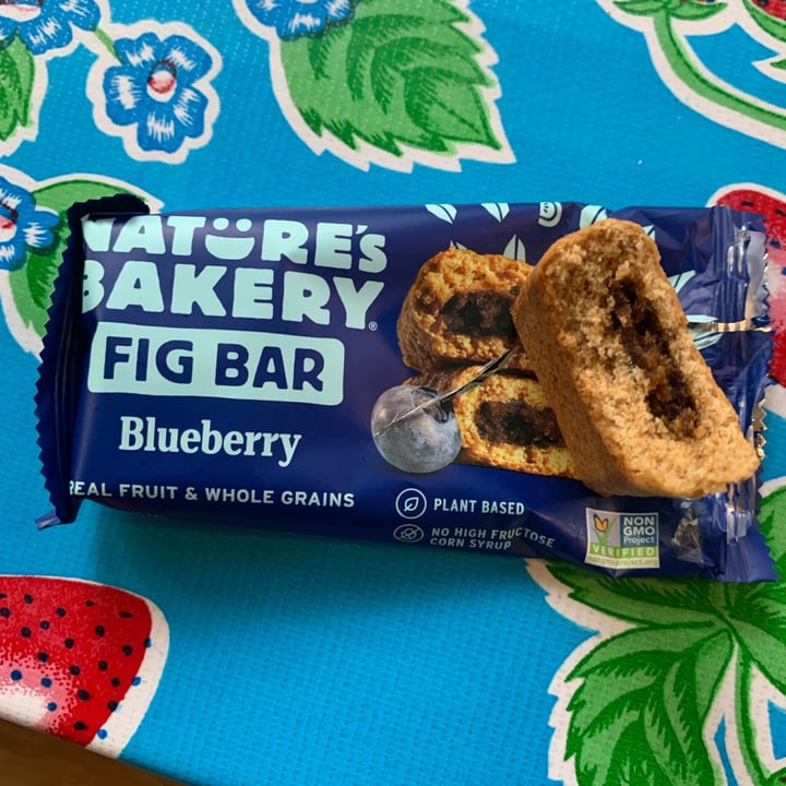 photo of Nature's Bakery fig bar blueberry shared by @sustainablesam on  15 Jul 2023 - review