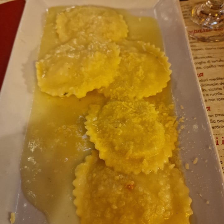 photo of ArVolo Ristorante Pizzeria Ravioli ripieni di Patate, Timo, Maggiorana e Pecorino Vegetale di Ceci shared by @giulibv on  06 May 2023 - review