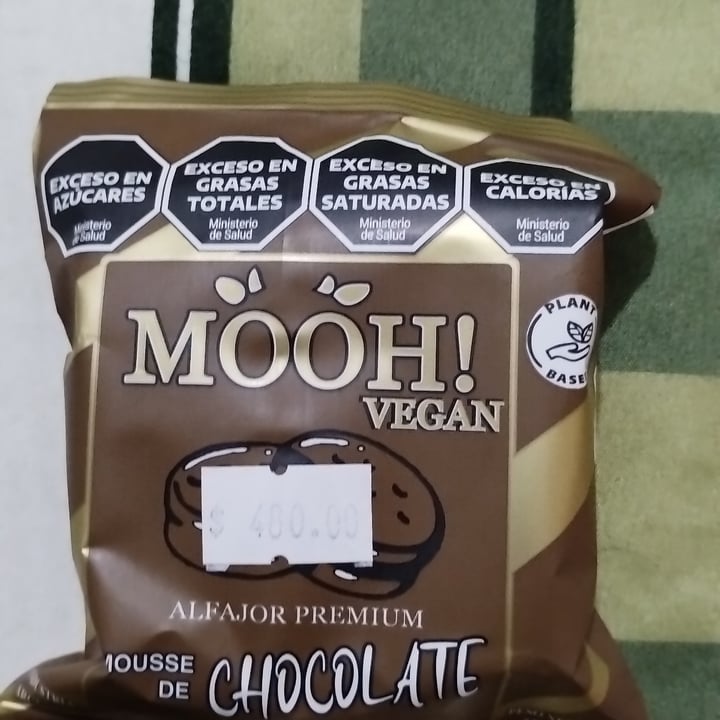 photo of MOOH! vegan ALFAJOR VEGANO RELLENO DE MOUSSE DE CHOCOLATE - MOOH VEGAN shared by @seitanfurioso on  29 Jul 2023 - review