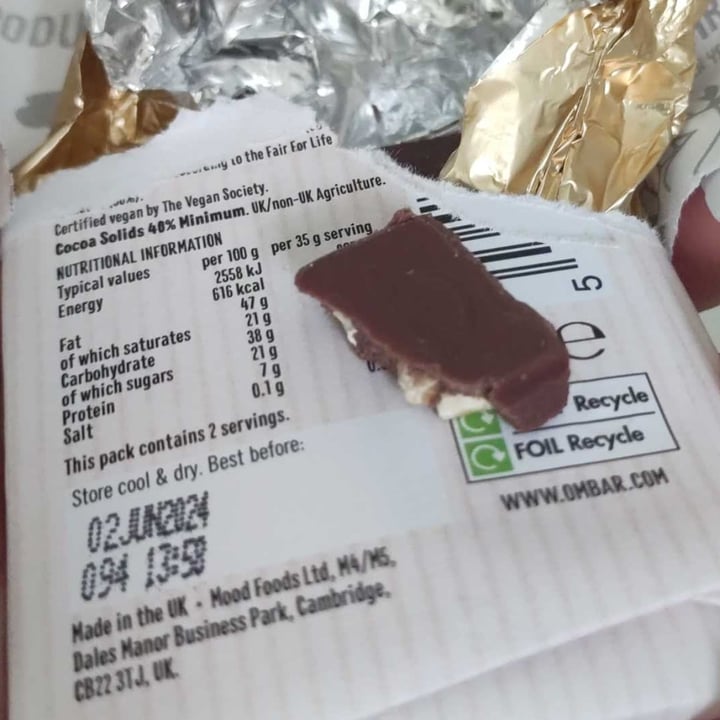 photo of Ombar Oat M’lk Hazelnut Chocolate shared by @nanancay on  02 May 2023 - review