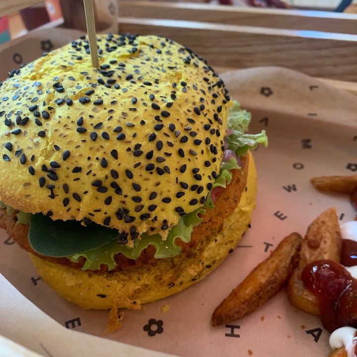 photo of Flower Burger Spicy cecio shared by @francescacurcio on  30 Jan 2023 - review