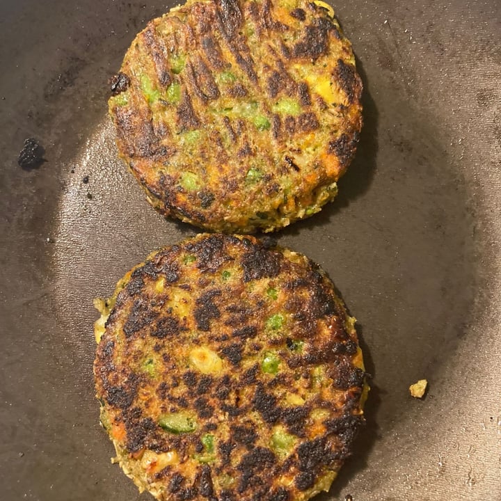 photo of Earth Grown Veggie Burger shared by @taysavage on  02 Feb 2023 - review