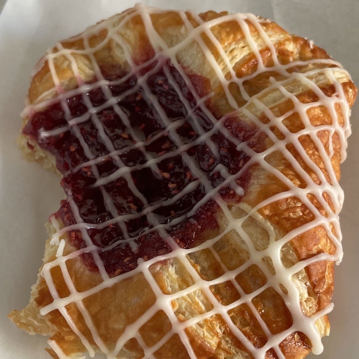 photo of SoJo's Donuts raspberry danish shared by @slanderson34me on  18 Feb 2023 - review
