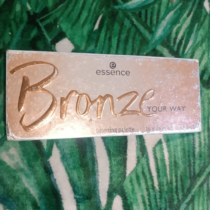 photo of Essence  Bronze Your Way Bronzing Powder shared by @michaelakirsten on  11 Jul 2023 - review