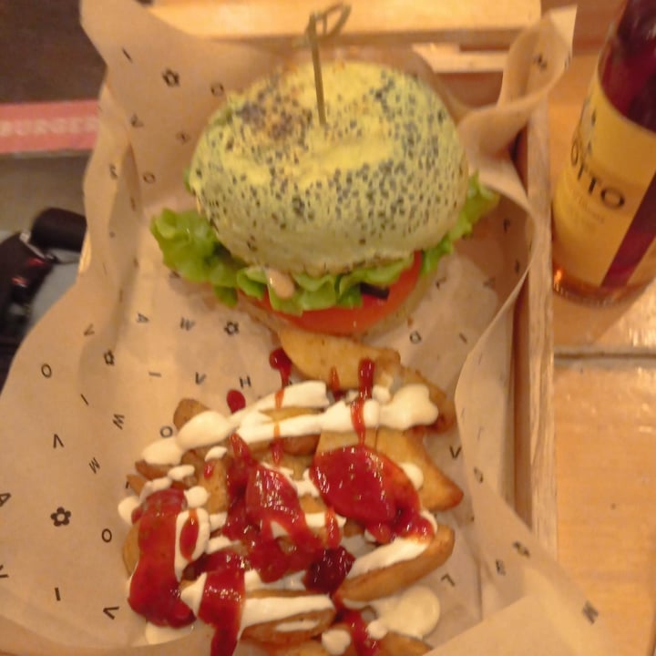 photo of Flower Burger Jungle burger shared by @lauracri on  14 Feb 2023 - review