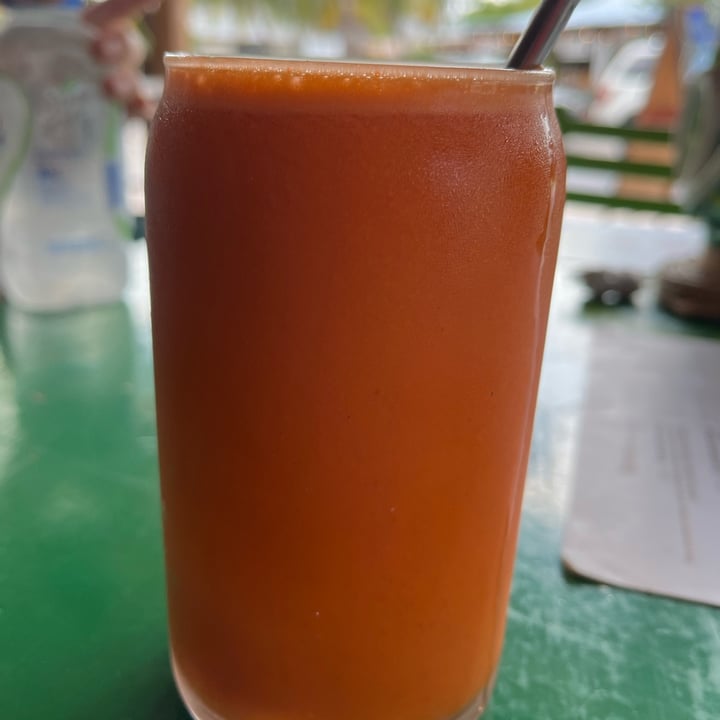 photo of Veggie Veggie Street Food Jugo de zanahoria, naranja y jengibre shared by @natgutierr on  12 May 2023 - review