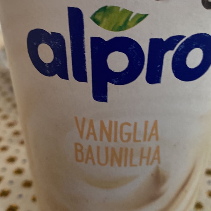 photo of Alpro yogurt vanilla shared by @ilarob on  31 Mar 2023 - review