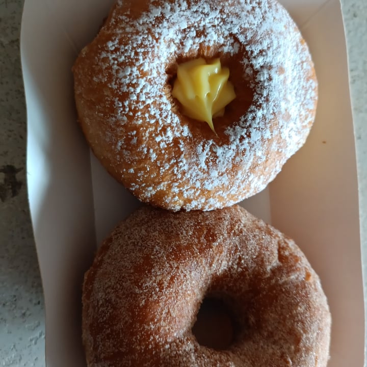 photo of Hulis Donuts Custard Donut shared by @deidrejohnson on  20 Jun 2023 - review