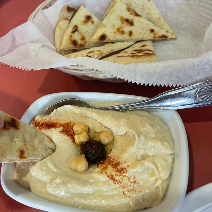 photo of Bayshore Mediterranean Grill Hummus Appetizer shared by @manuelaw on  01 Feb 2023 - review
