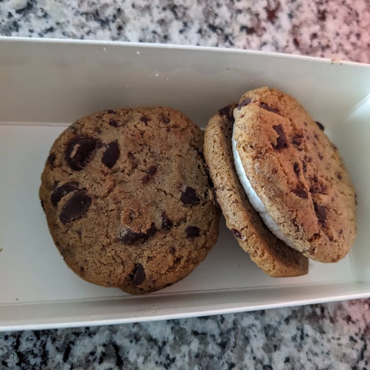 photo of Red Plate Foods Whoopie cookies chocolate chip shared by @iheartanimals on  04 Jul 2023 - review