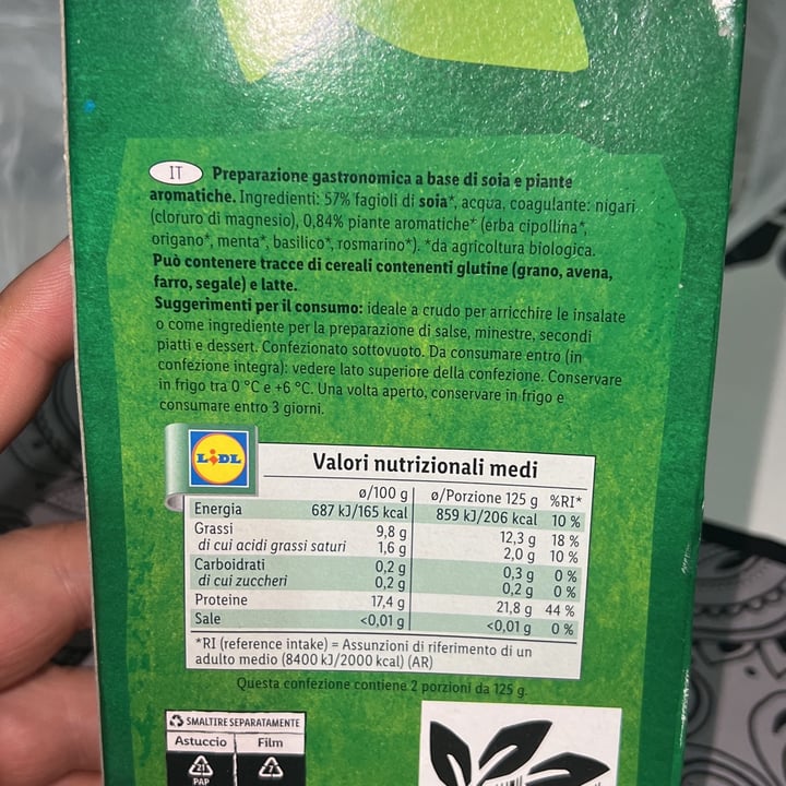 photo of Vemondo Tofu Bio con Erbette shared by @mistersimpatia on  11 May 2023 - review