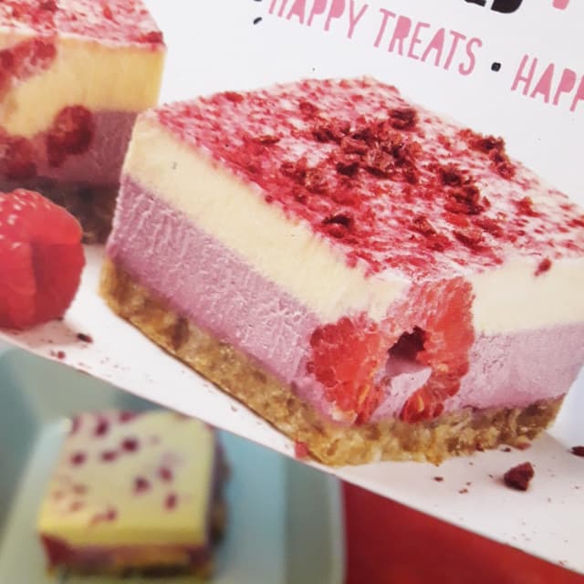 Nats Rawline - Raw Cakes Raspberry & Passion Fruit Review | abillion