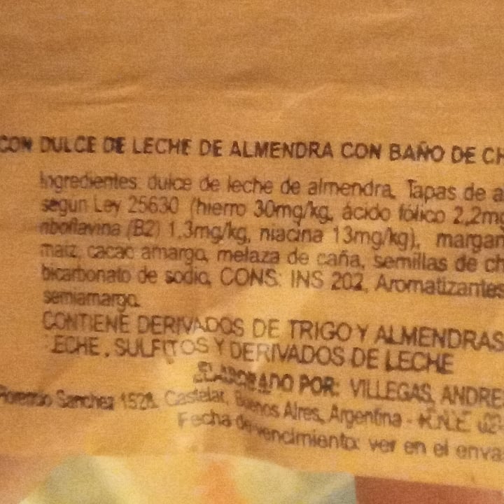 photo of Veggie Break Alfajor rellano con dulce de almendra shared by @andreaflow on  10 Aug 2023 - review