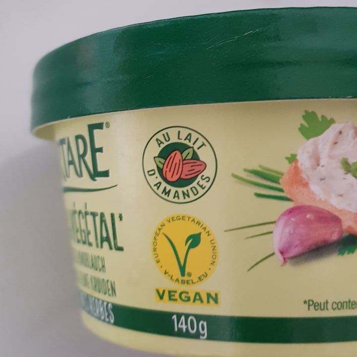 photo of Tartare 100% végétal au lait d'amande ail et fines herbes shared by @ali-ve-gan on  04 May 2023 - review