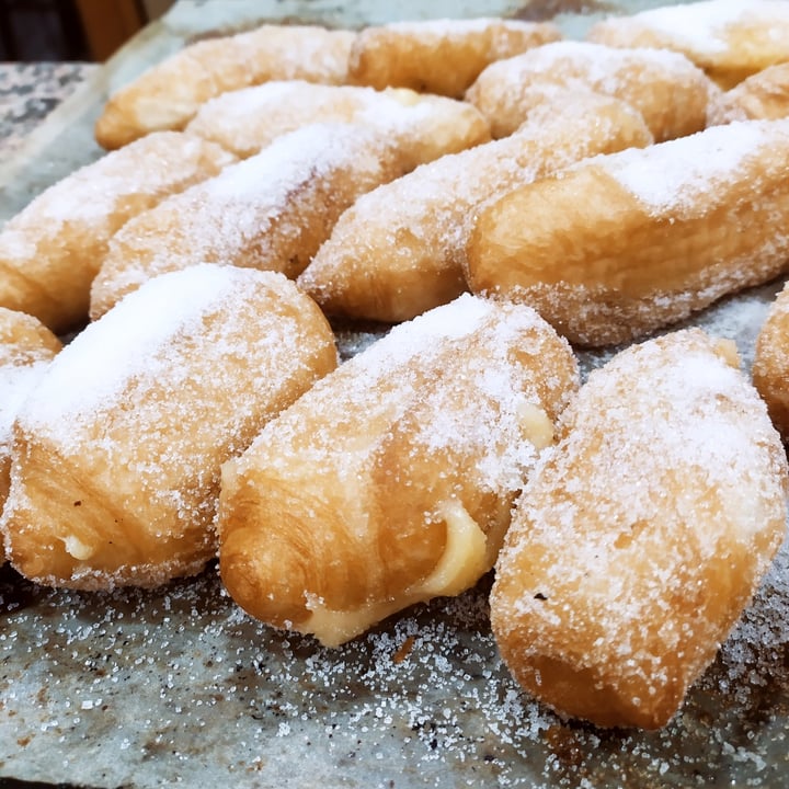 photo of Los Manchegos Panadería y pastelería Suso de crema shared by @rominaguch on  30 Jun 2023 - review