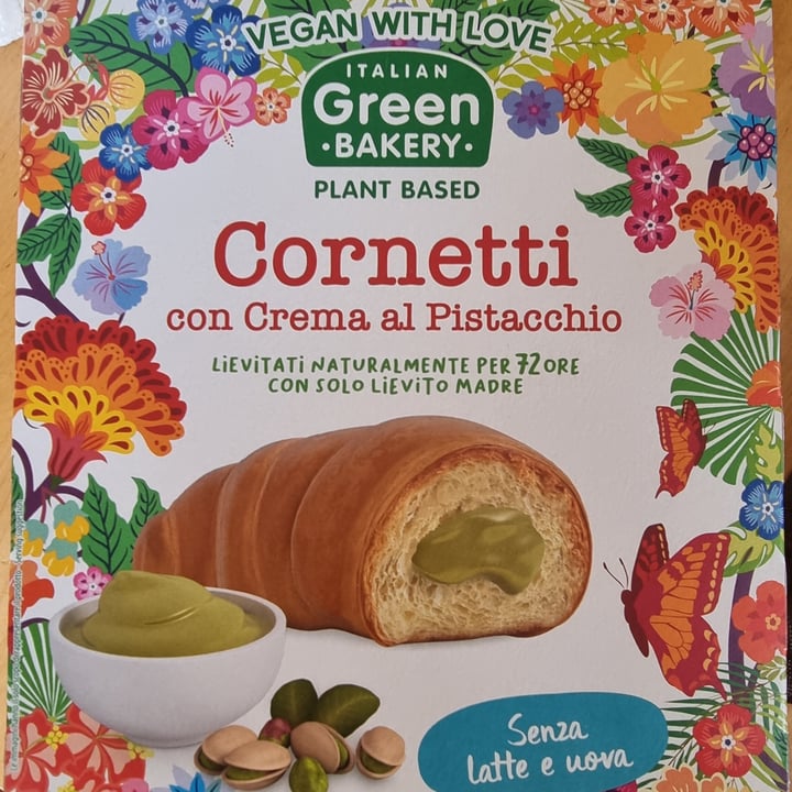 photo of italian green bakery cornetti con crema al pistacchio shared by @francy82 on  03 Feb 2023 - review
