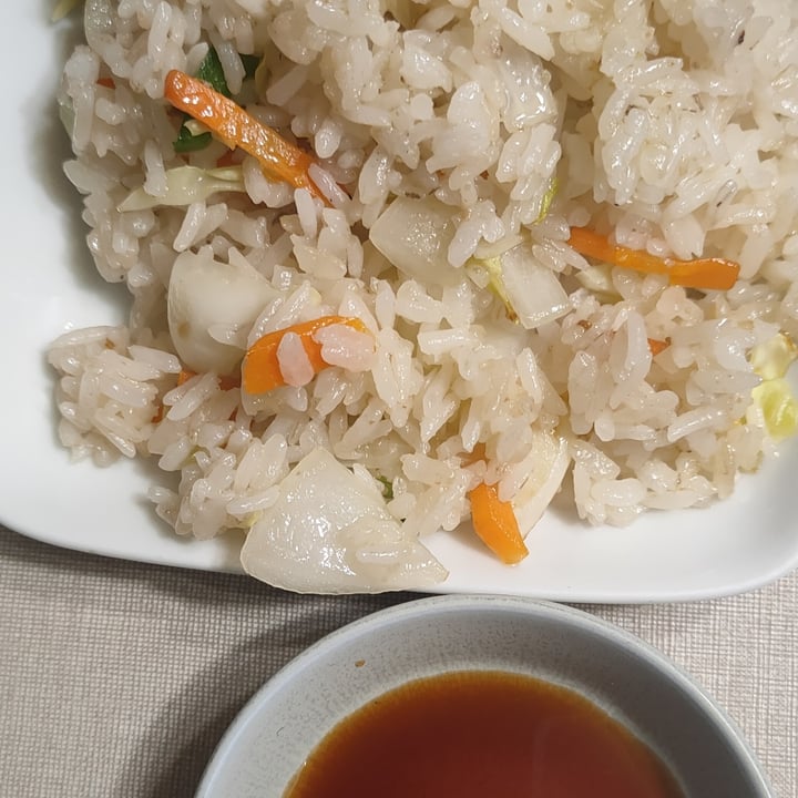 photo of Buffet yizi arroz con verduras shared by @claudiajarajara on  18 Jan 2023 - review