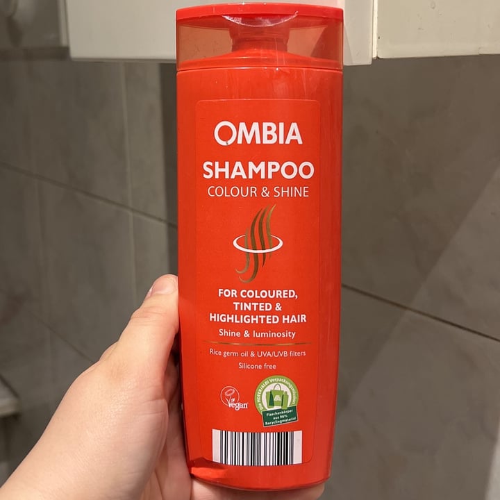 photo of Ombia Shampoo Colour & Shine shared by @rebecvz on  13 Jan 2023 - review