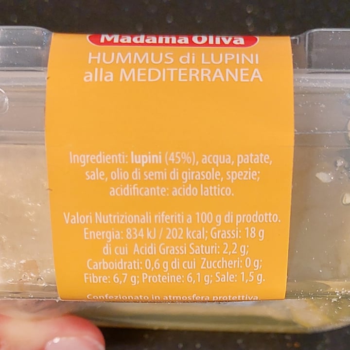photo of Madama Oliva Hummus di lupini alla mediterranea shared by @gemmaviva on  12 Aug 2023 - review