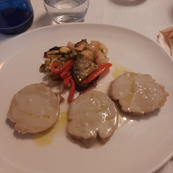 photo of Il Lughino Scaloppine  di seitan al vino bianco con verdure grigliate shared by @mariarcaveg on  26 Jun 2023 - review