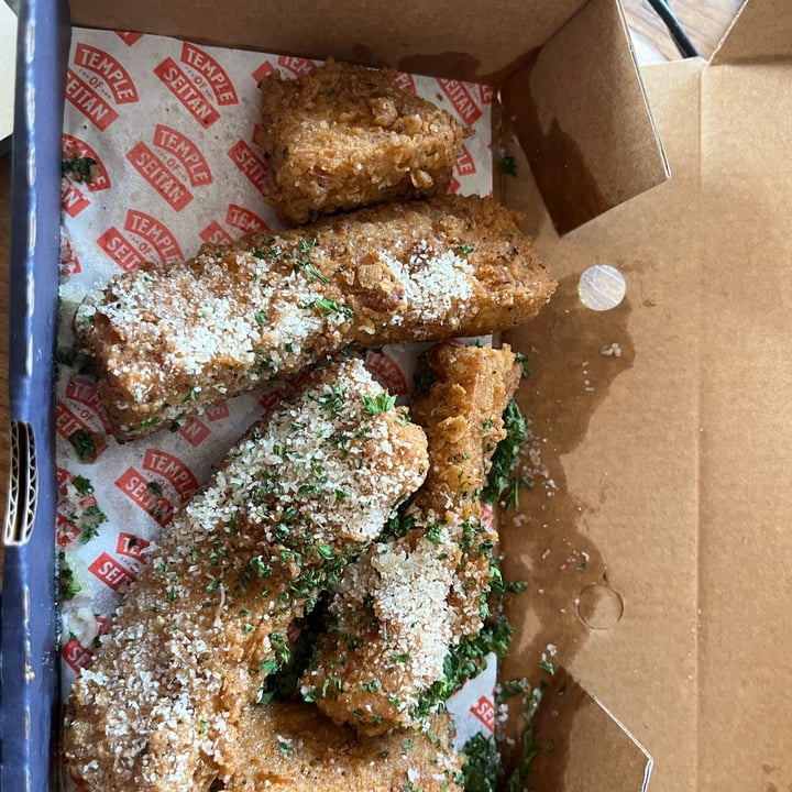 photo of Temple of Seitan garlic Parm wings shared by @gabriellademartino on  10 Feb 2023 - review