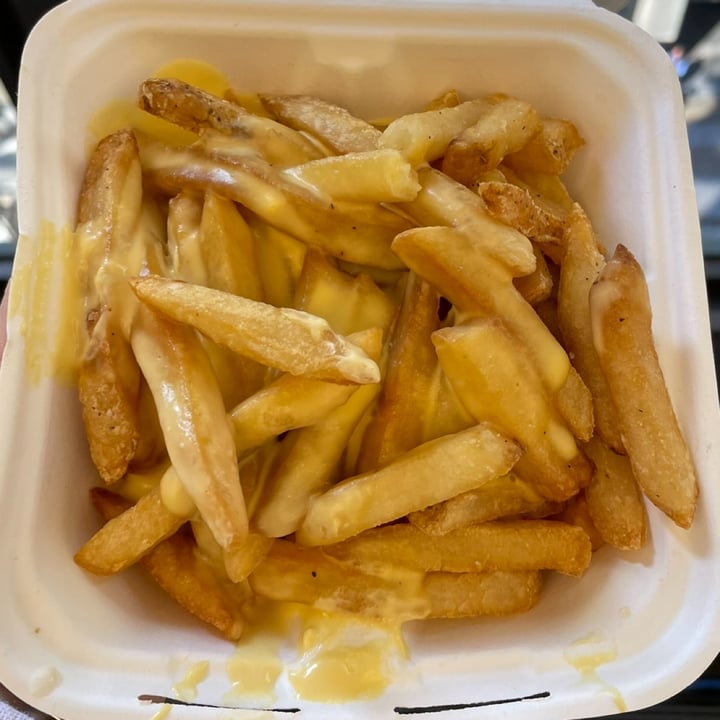 photo of Marty's V Burger Restaurant Cheese fries shared by @veganfoodcrazy on  09 Apr 2023 - review