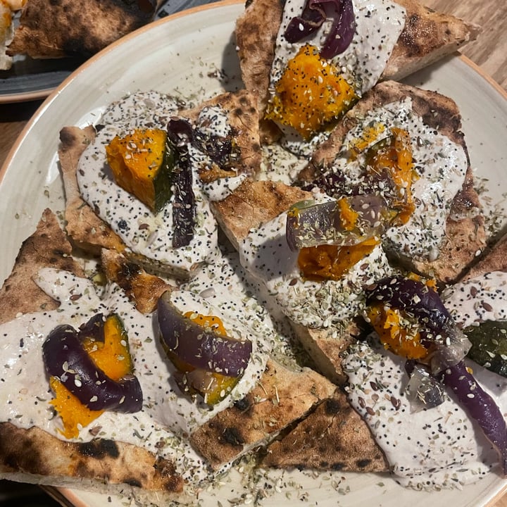 photo of Crosta solo pasta, zucca arrosto, cipolla e tahina shared by @julietsacco on  25 May 2023 - review