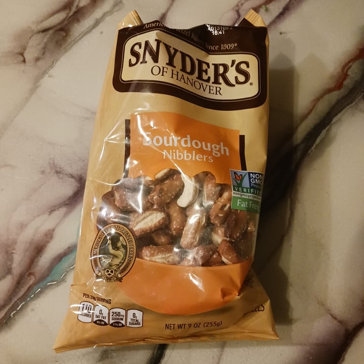 photo of Snyder's of Hanover Sourdough Nibblers shared by @heartartichokehearts on  03 Mar 2023 - review