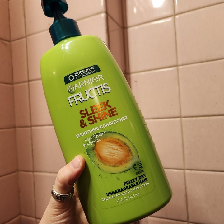 photo of Garnier Sleek & Shine Conditioner shared by @theveganwitch13 on  28 Jan 2023 - review