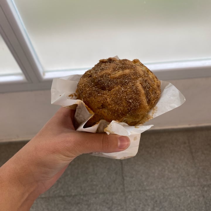 photo of Berry Bistro Muffin de manzana y canela shared by @juliastepanenko on  25 Jul 2023 - review